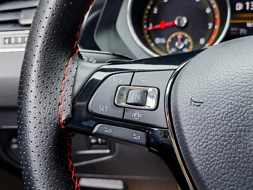 VOLKSWAGEN TIGUAN L 2021