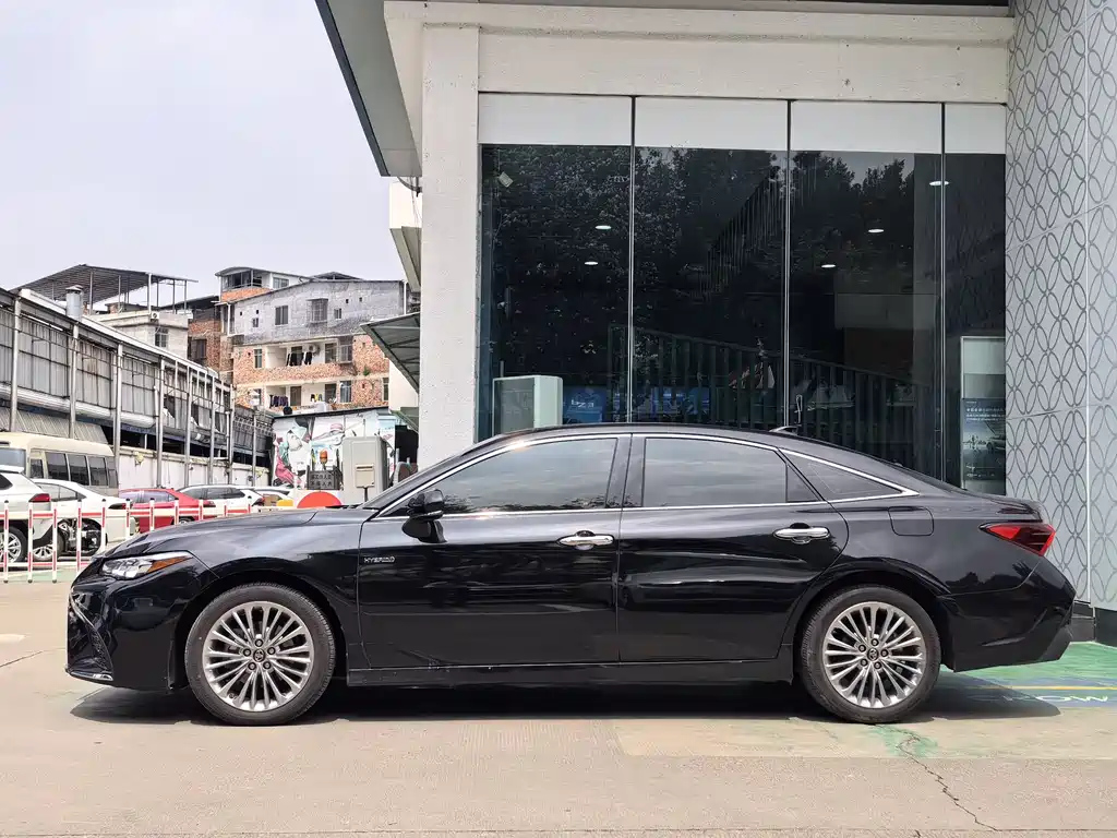 TOYOTA AVALON 2020