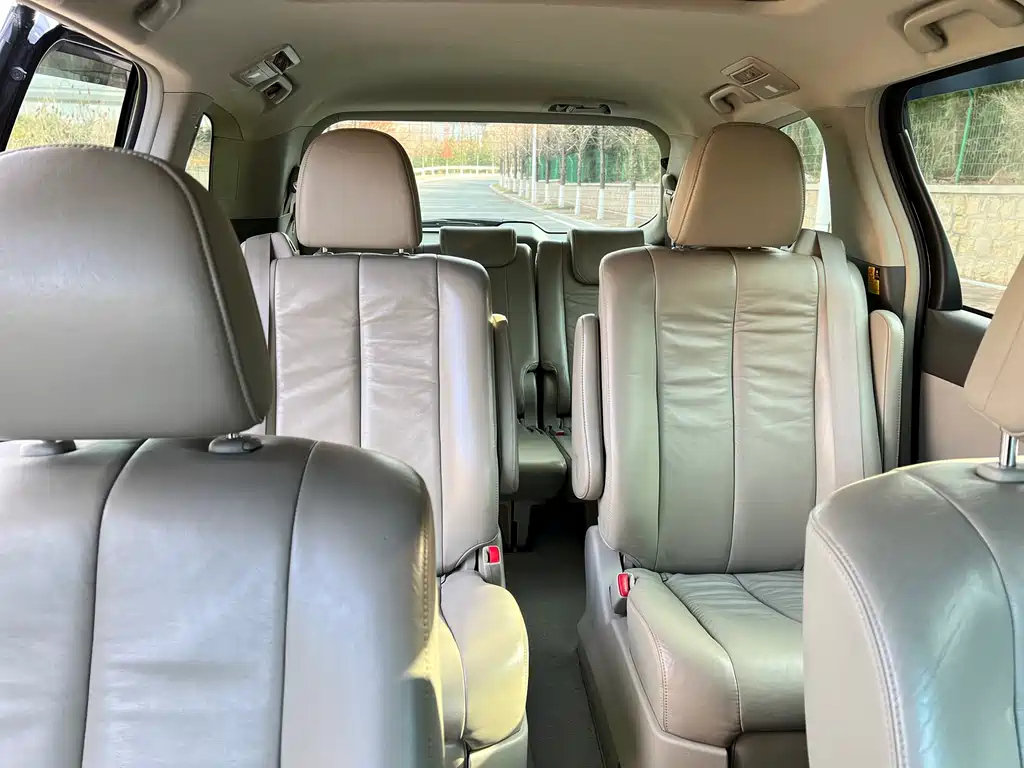 TOYOTA PREVIA 2011