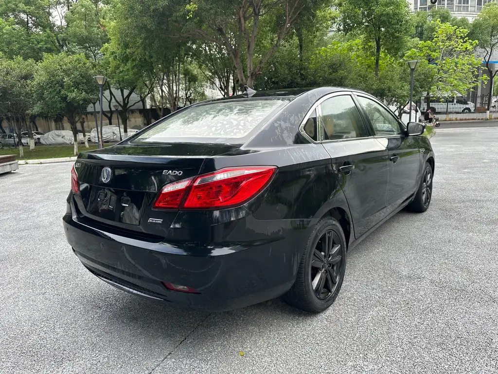 CHANGAN EADO 2015