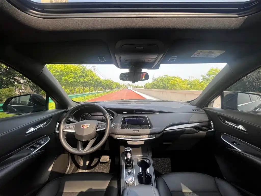 CADILLAC XT4 2022