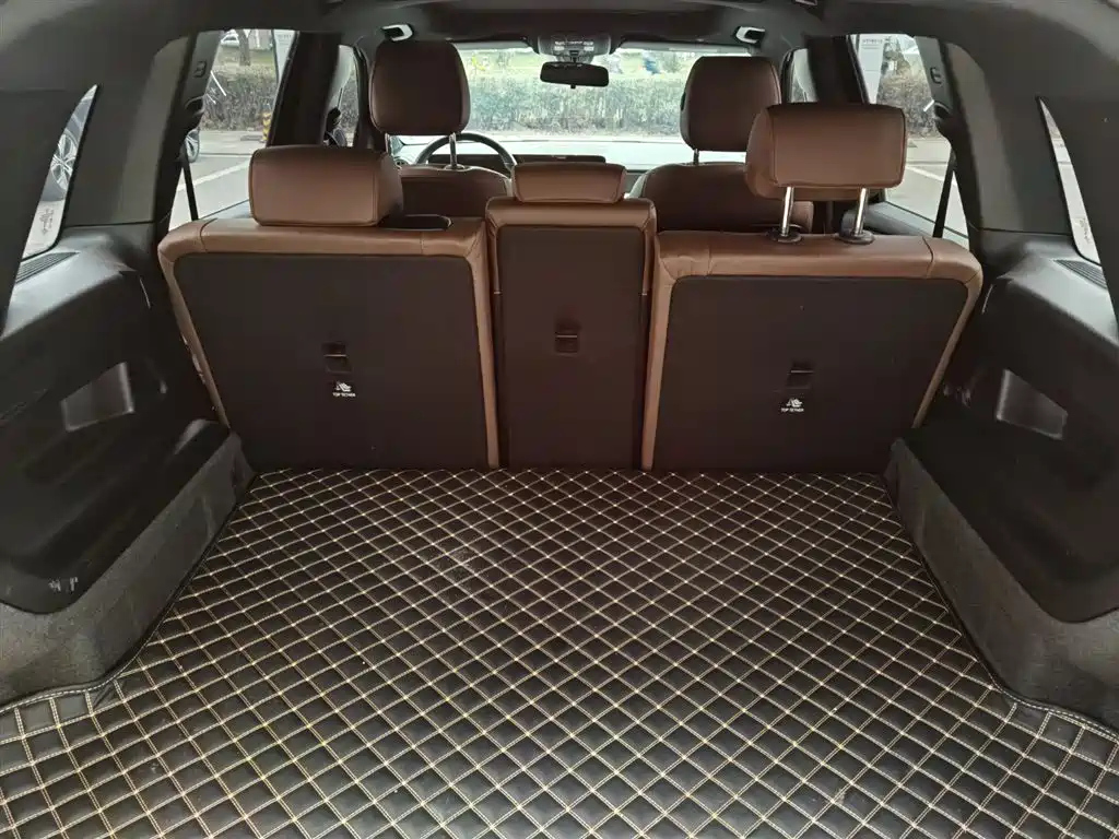 MERCEDES BENZ GLB 2023