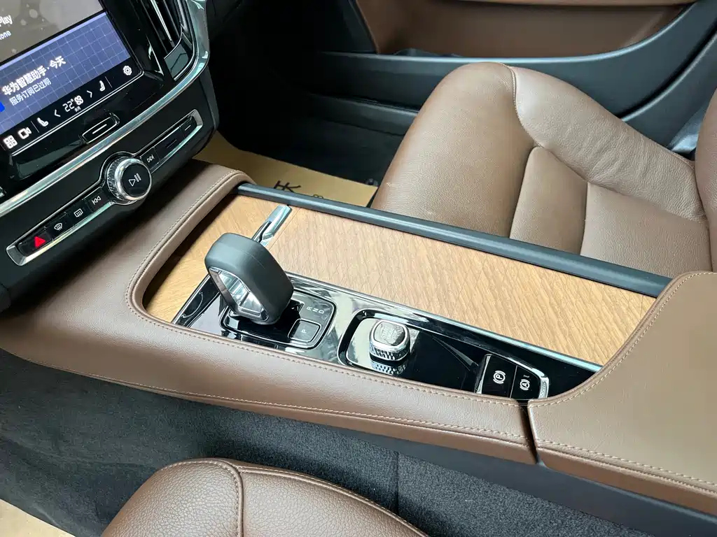 VOLVO S90 2022