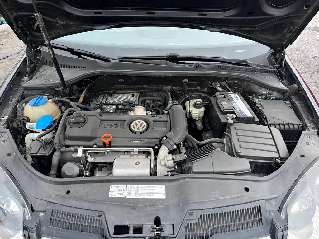 VOLKSWAGEN SAGITAR 2011