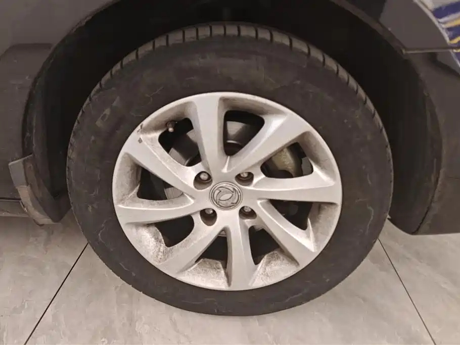 DONGFENG AEOLUS S30 2013