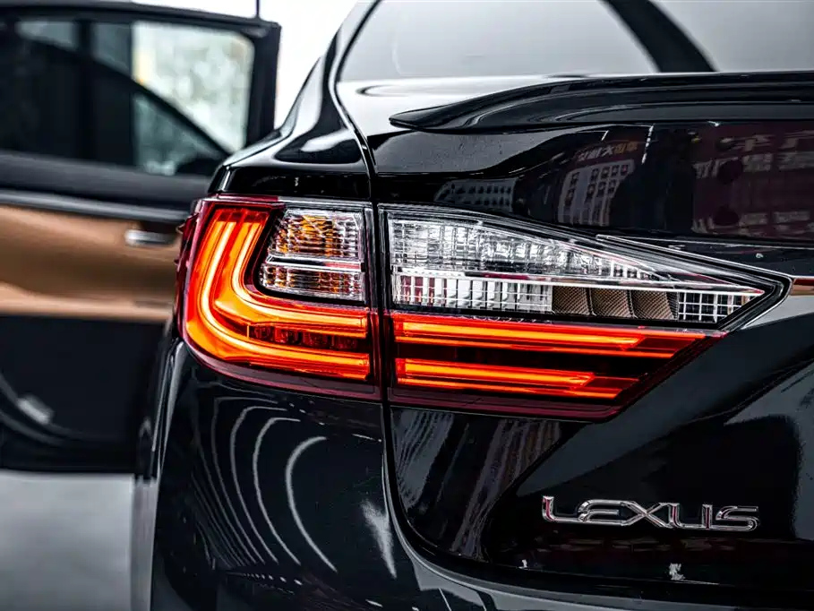 LEXUS ES 2017