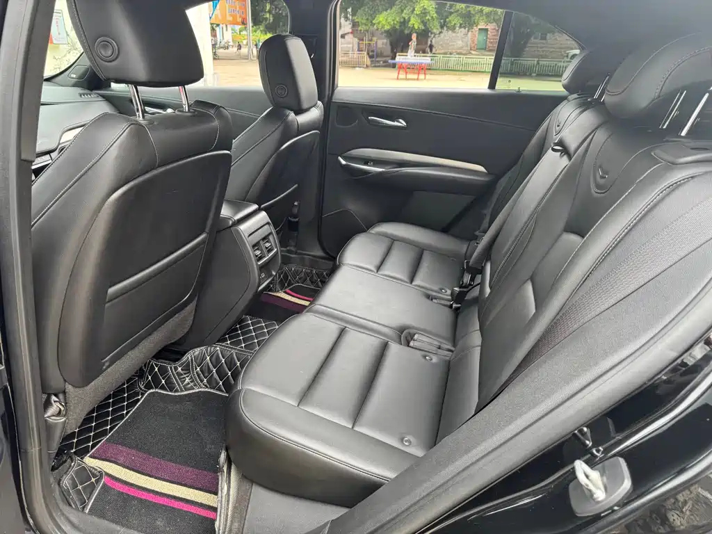 CADILLAC XT4 2021