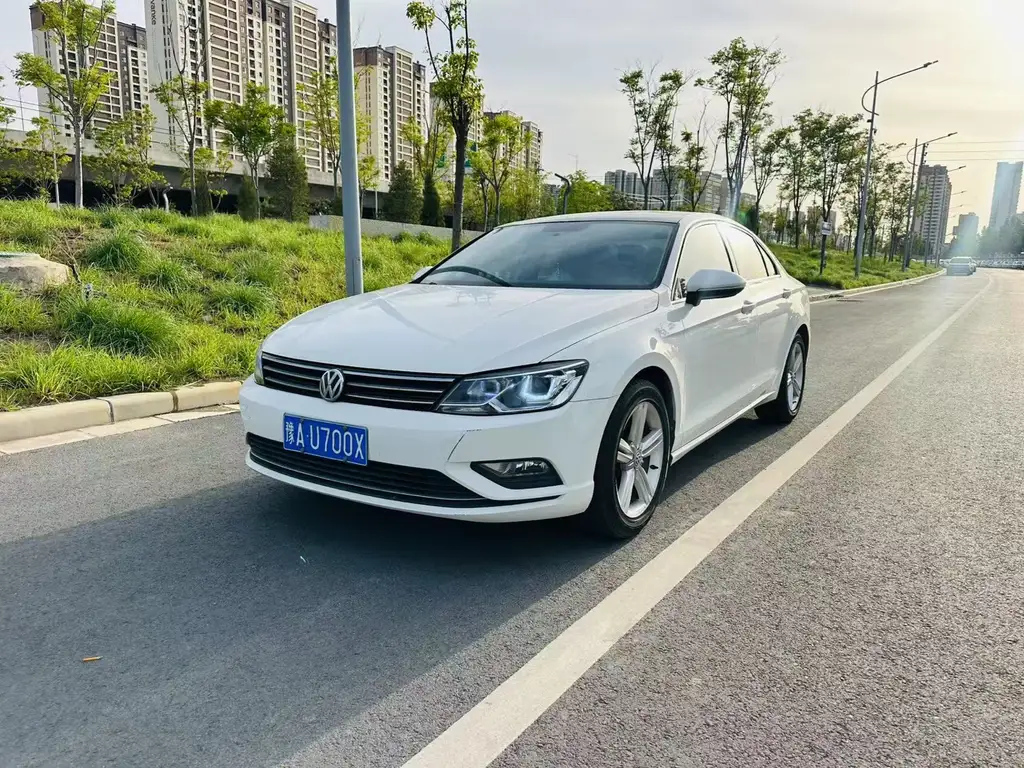 VOLKSWAGEN LAMANDO 2018