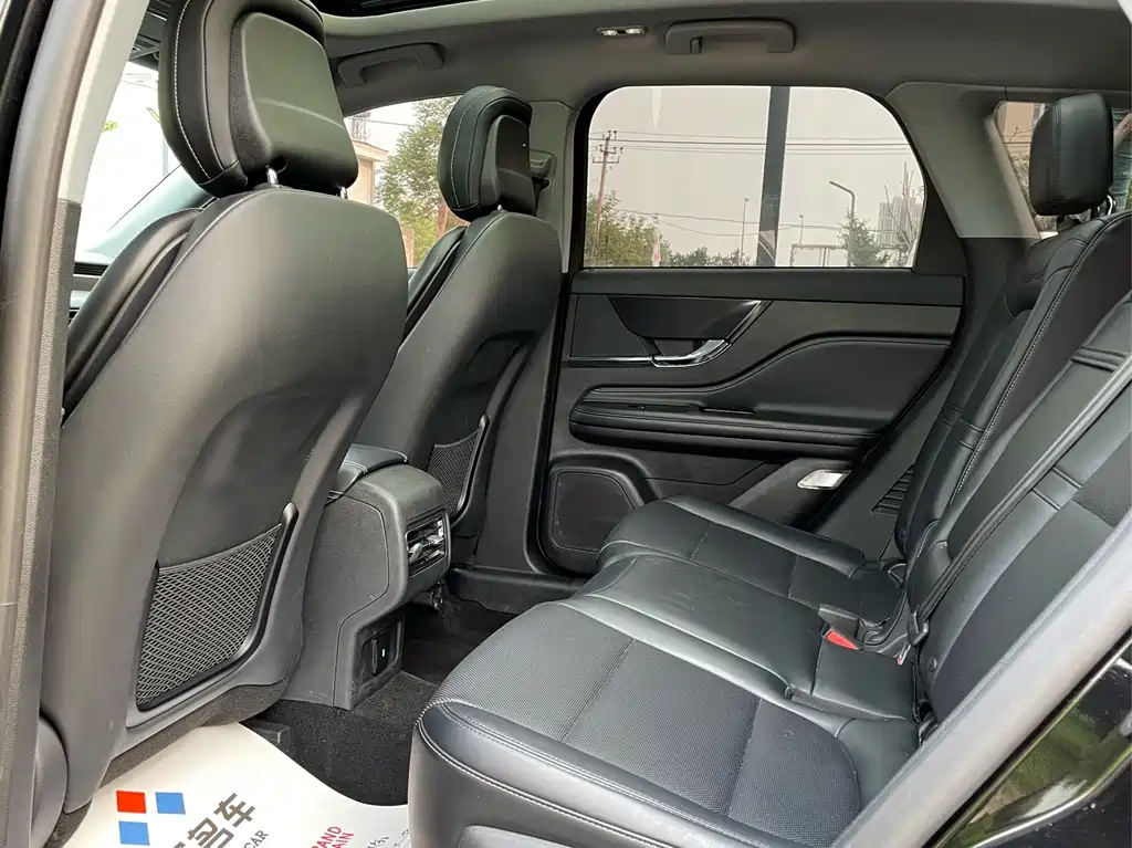 LINCOLN ADVENTURER 2022
