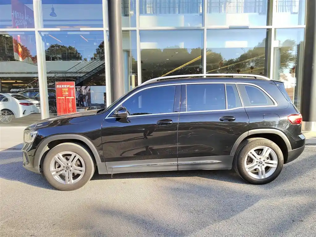 MERCEDES BENZ GLB 2021