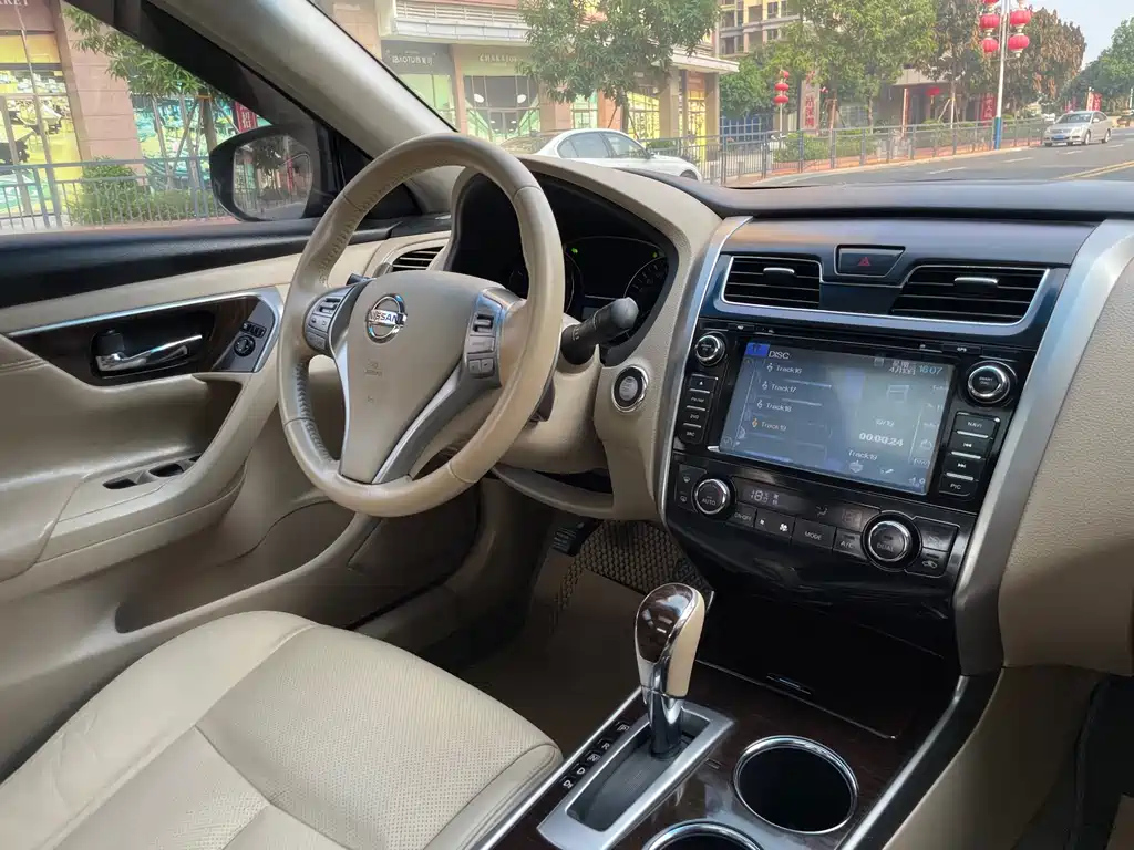 NISSAN TEANA 2014
