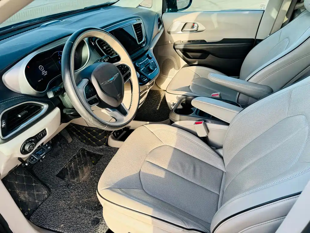 CHRYSLER OTHER 2018