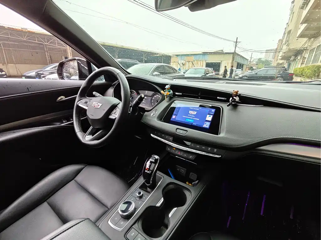 CADILLAC XT4 2022