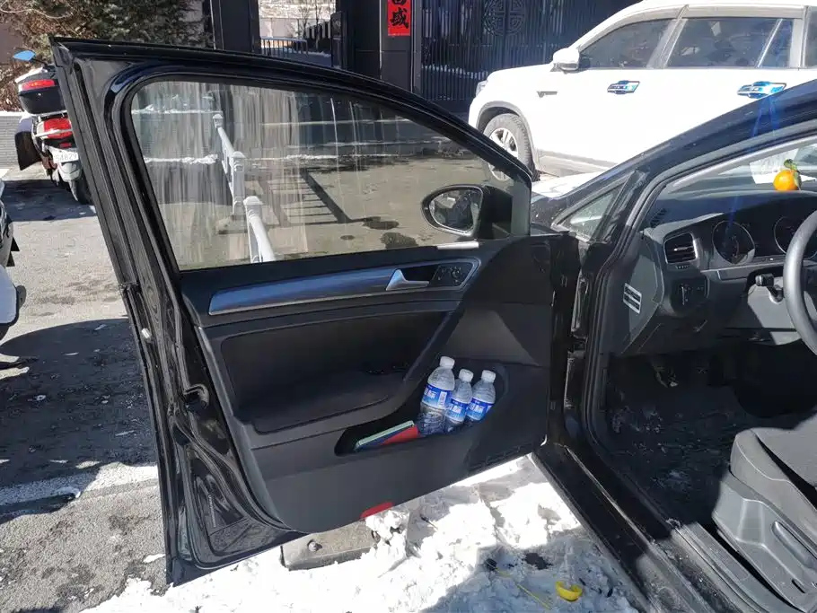 VOLKSWAGEN GOLF 2014
