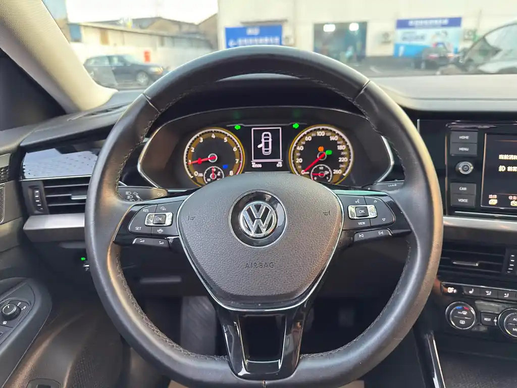 VOLKSWAGEN PASSAT 2020