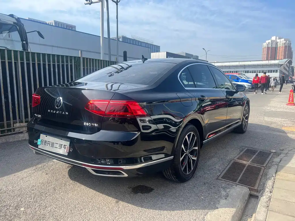 VOLKSWAGEN MAGOTAN 2022