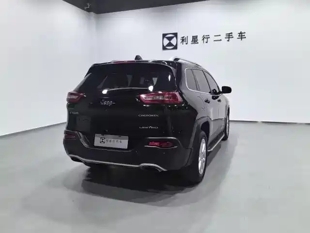 JEEP CHEROKEE 2018
