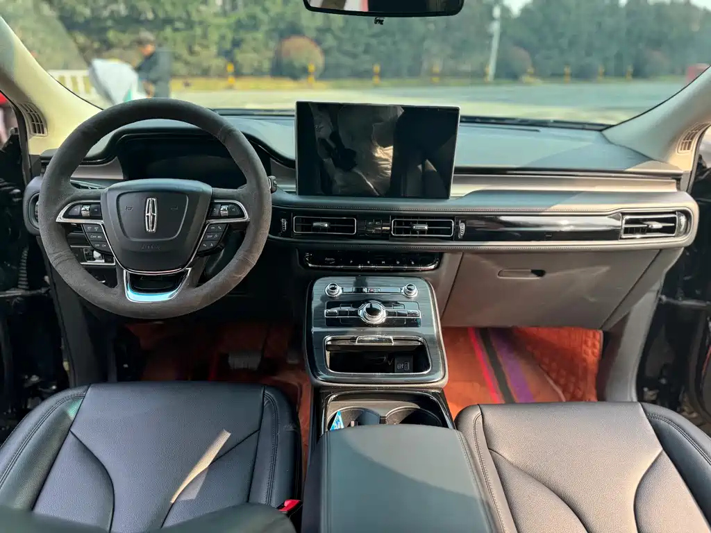 LINCOLN NAVIGATOR 2022