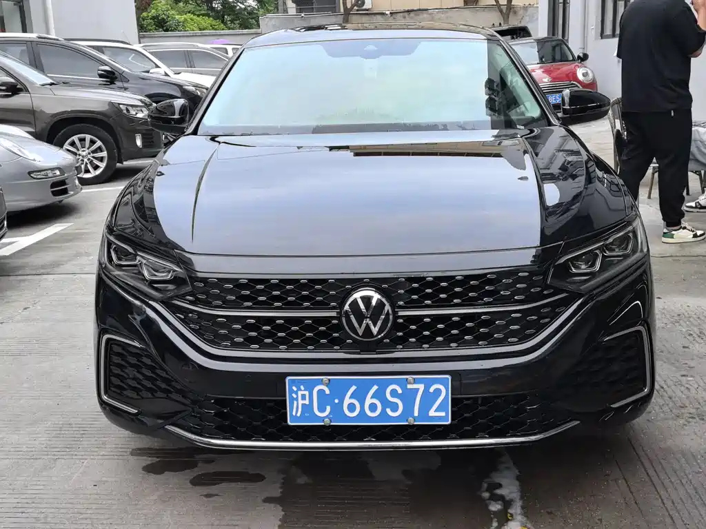 VOLKSWAGEN PASSAT 2022