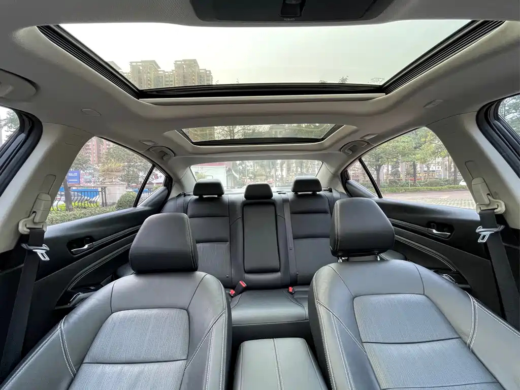 NISSAN TEANA 2022