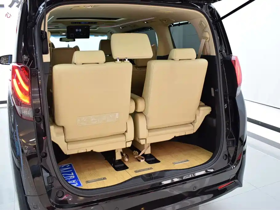 TOYOTA ALPHARD 2018