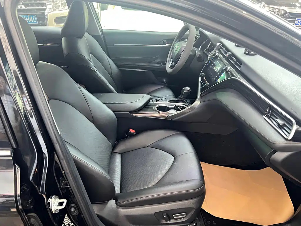 TOYOTA CAMRY 2020