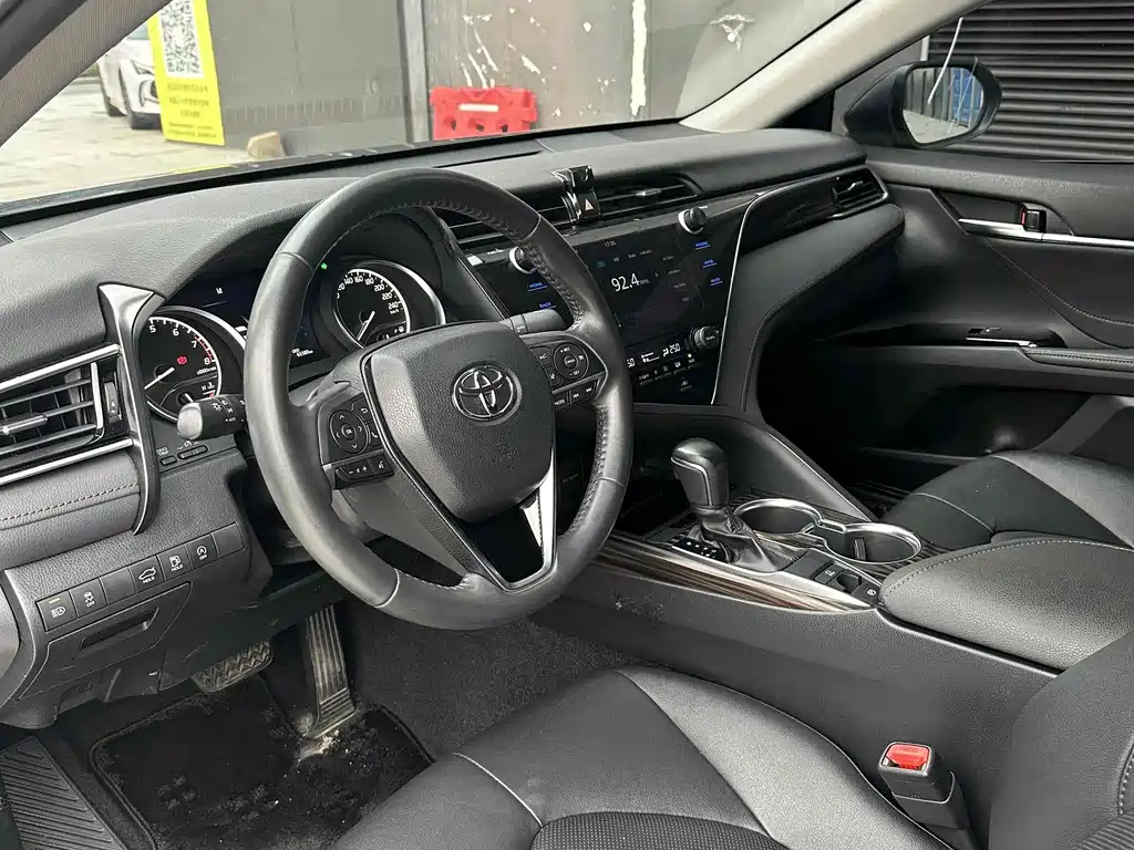 TOYOTA CAMRY 2020