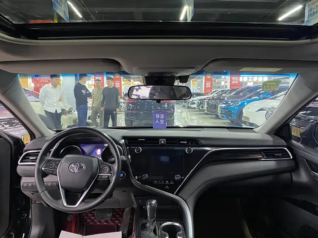 TOYOTA CAMRY 2020