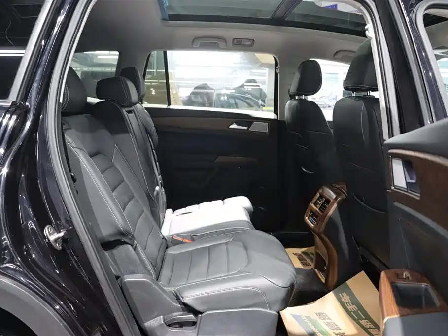 VOLKSWAGEN TOURAN 2021