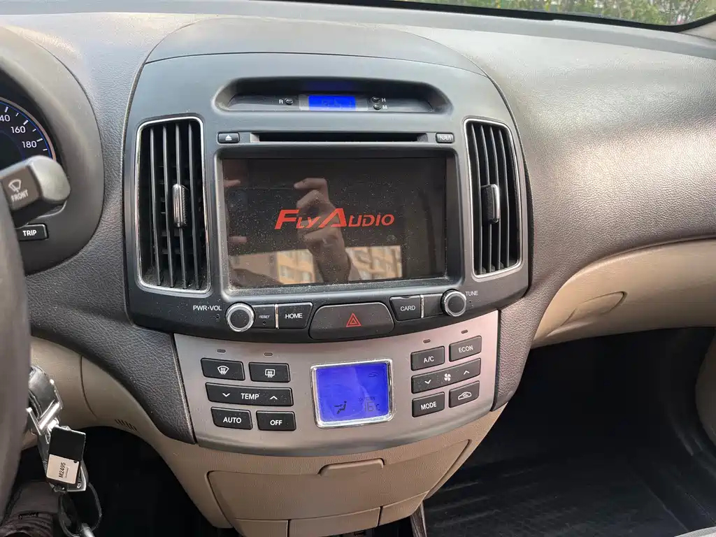 HYUNDAI CELESTA 2012