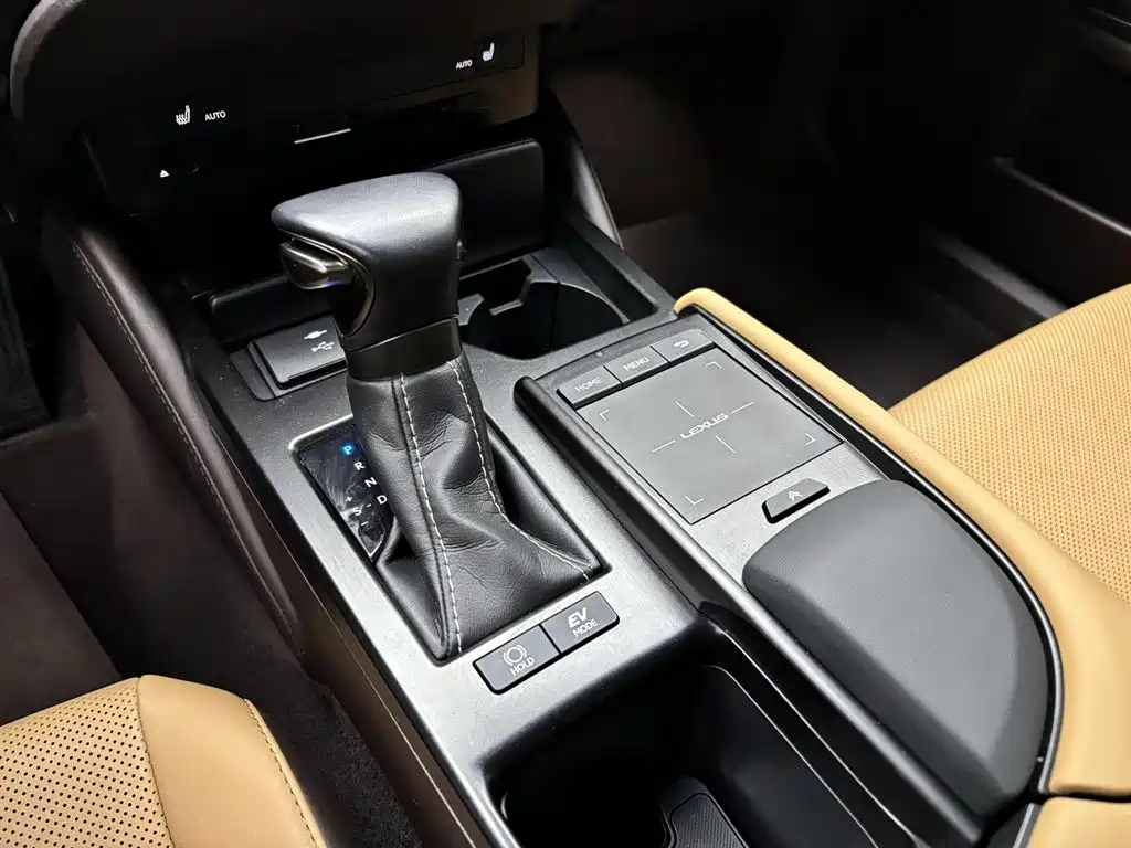 LEXUS ES 2021