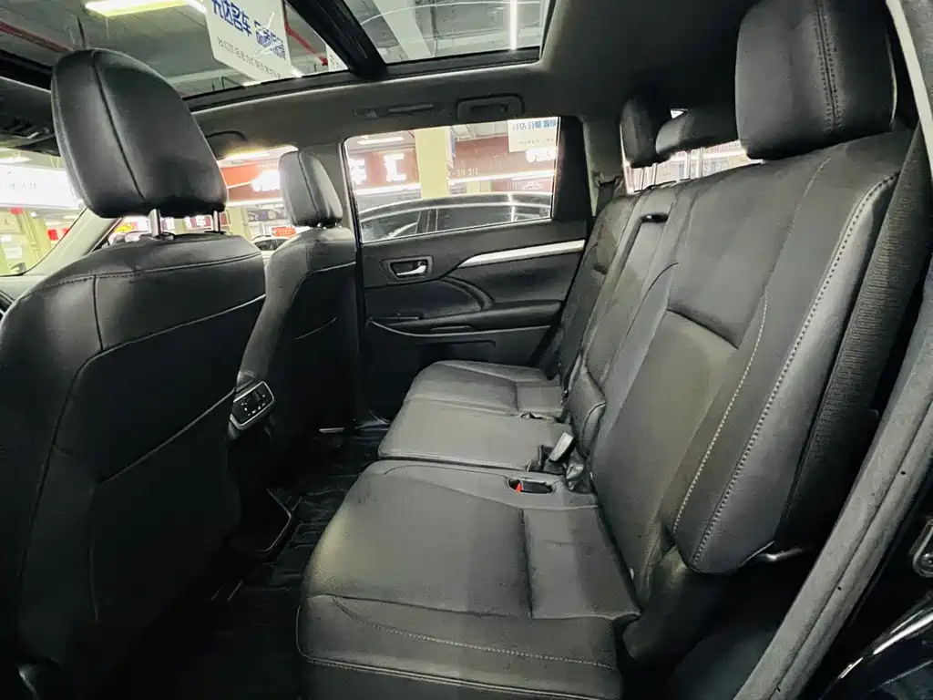 TOYOTA HIGHLANDER 2016