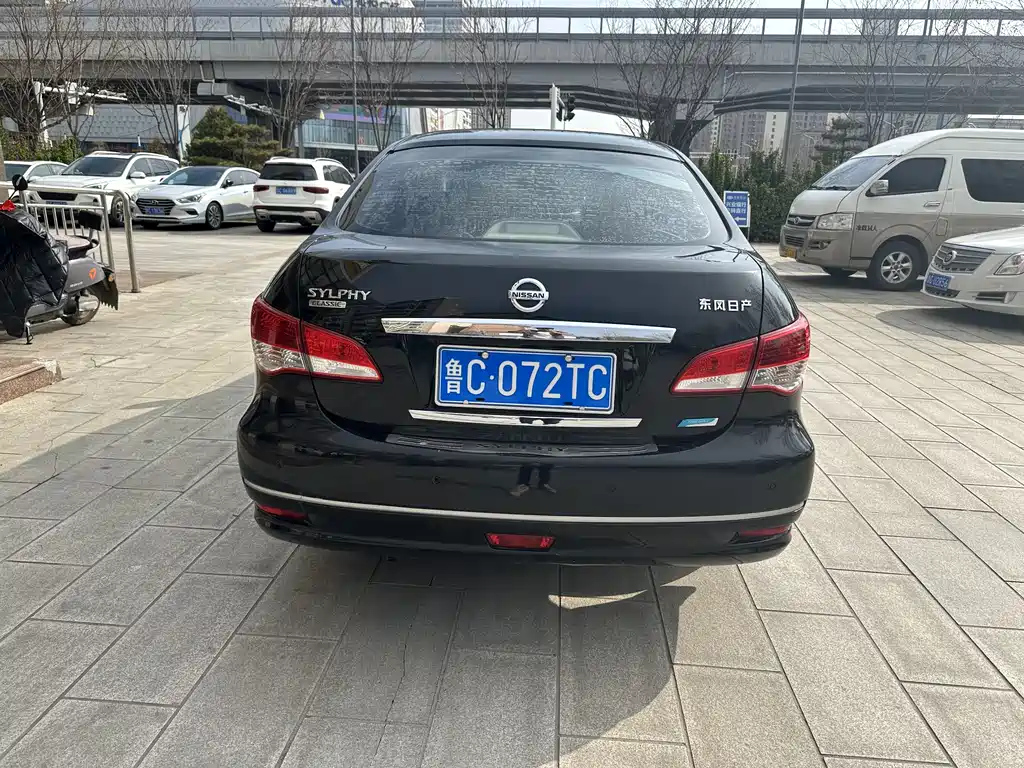 NISSAN SYLPHY 2016