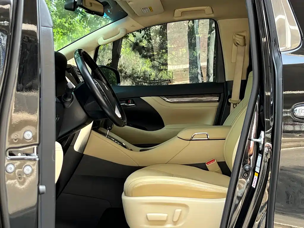 TOYOTA ALPHARD 2019