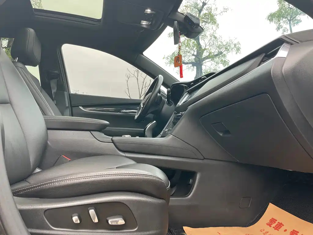 CADILLAC XT5 2021