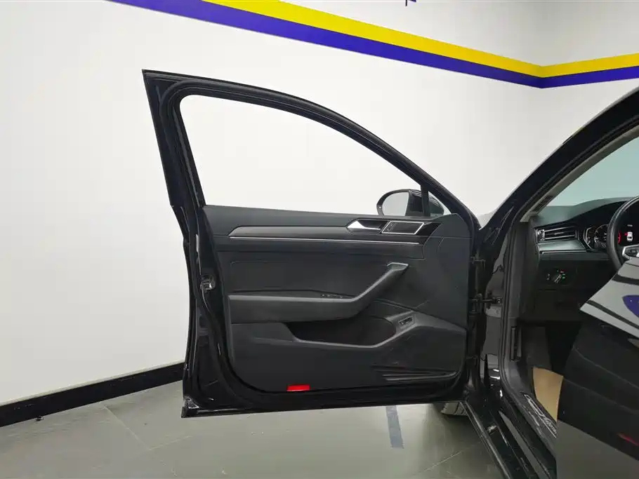 VOLKSWAGEN MAGOTAN 2021