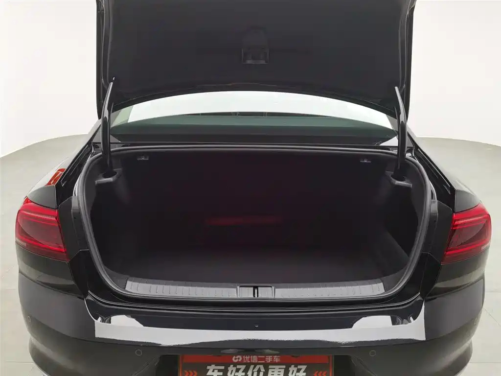 VOLKSWAGEN MAGOTAN 2022