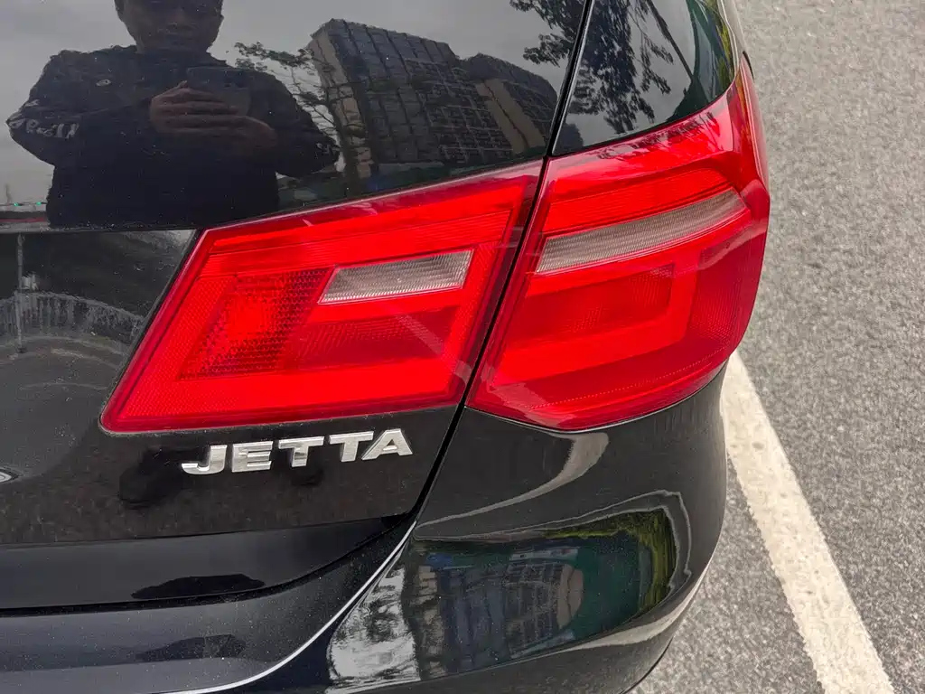 VOLKSWAGEN JETTA 2014