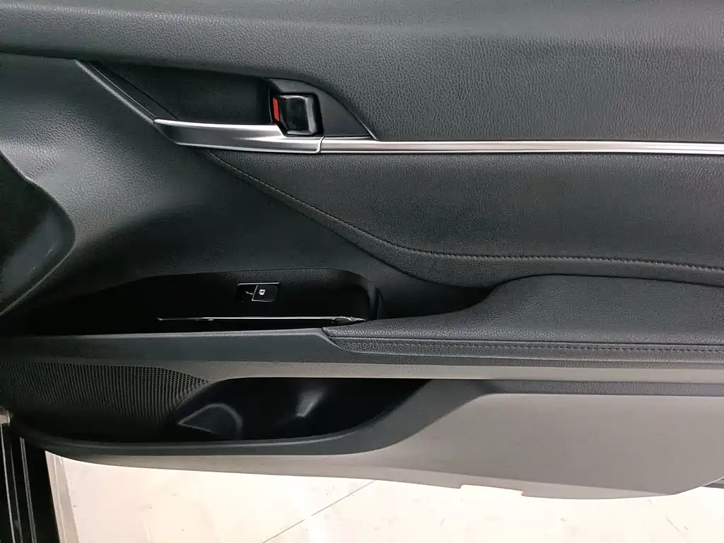 TOYOTA CAMRY 2020