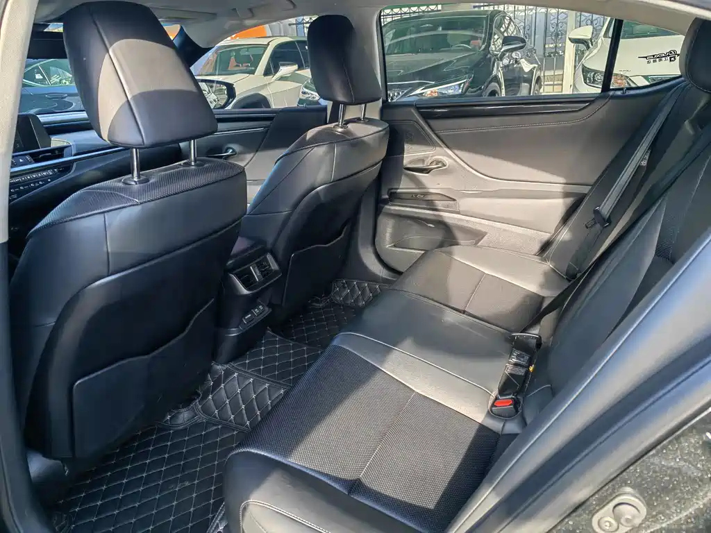 LEXUS ES 2021