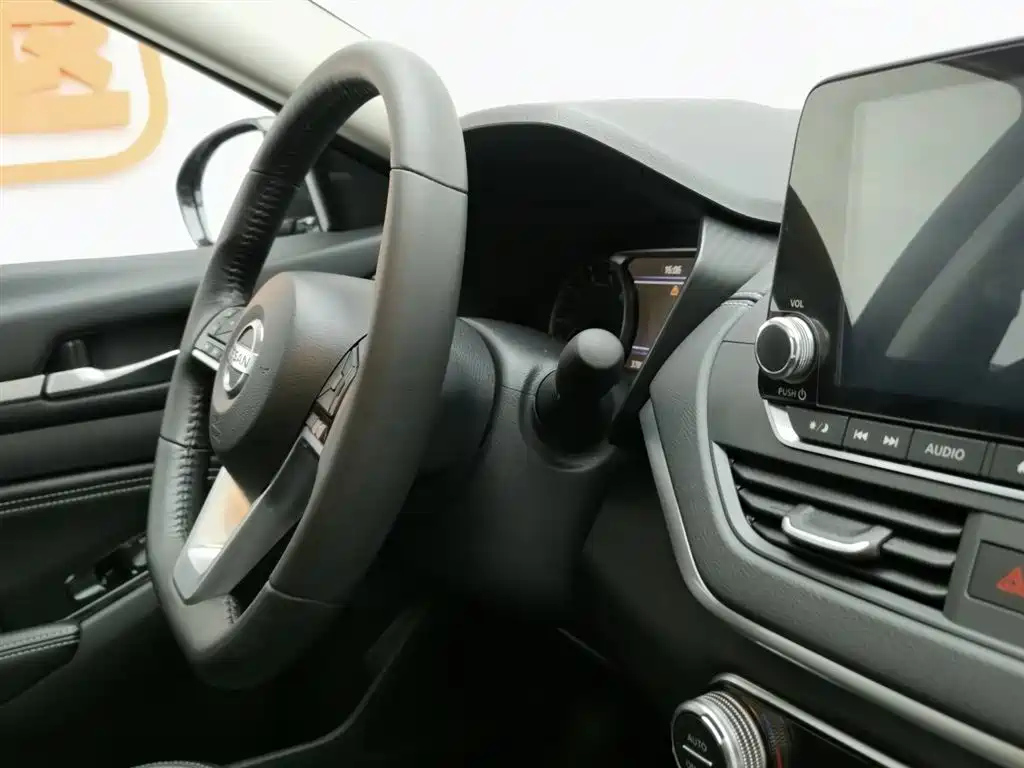 NISSAN TEANA 2019