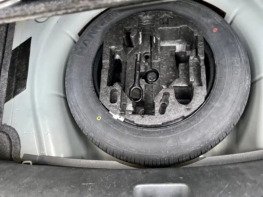 VOLKSWAGEN SAGITAR 2013