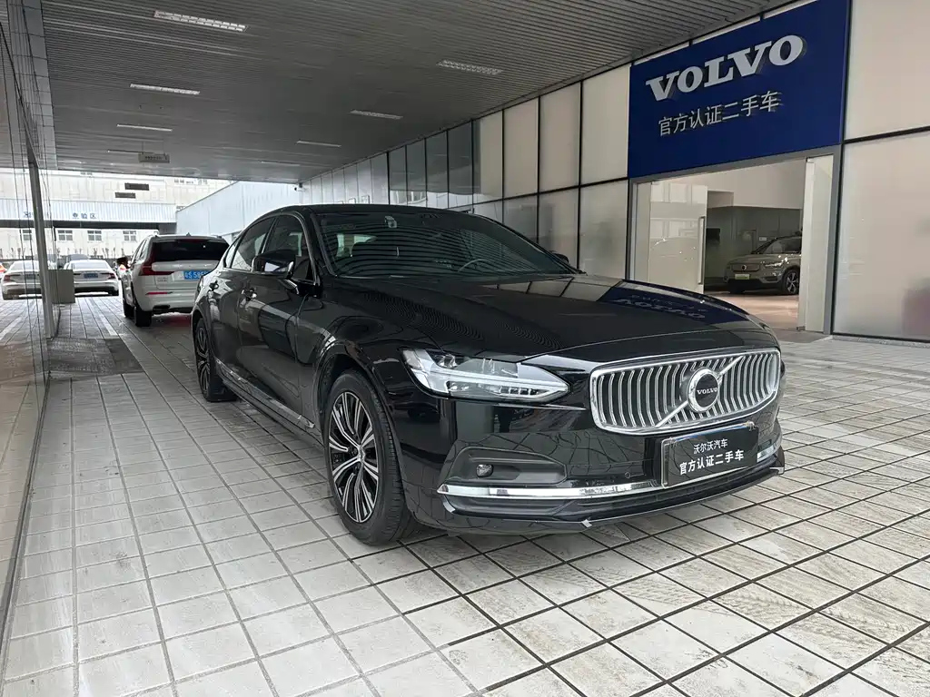 VOLVO S90 2021