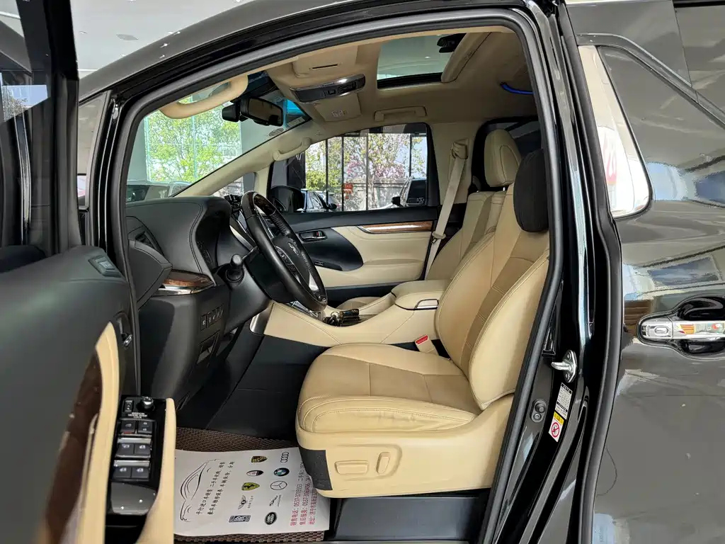 TOYOTA ALPHARD 2018