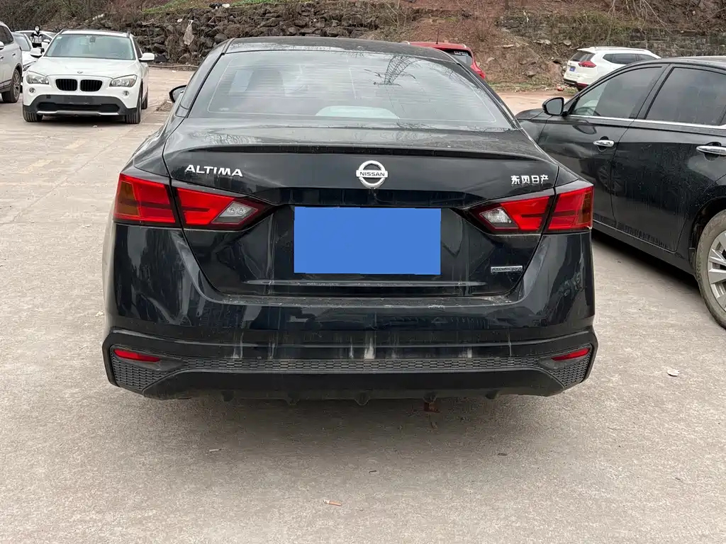 NISSAN TEANA 2022