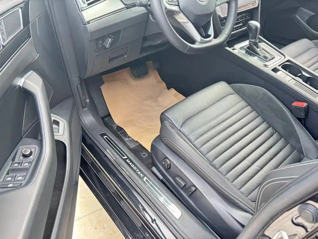 VOLKSWAGEN MAGOTAN 2020