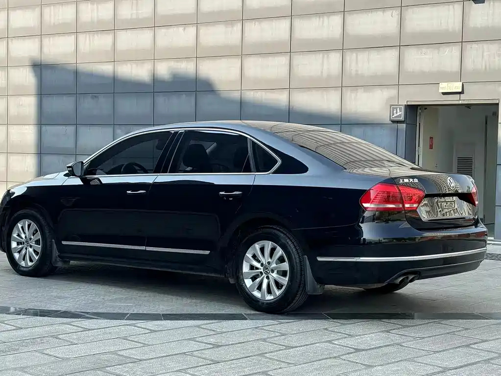 VOLKSWAGEN PASSAT 2016