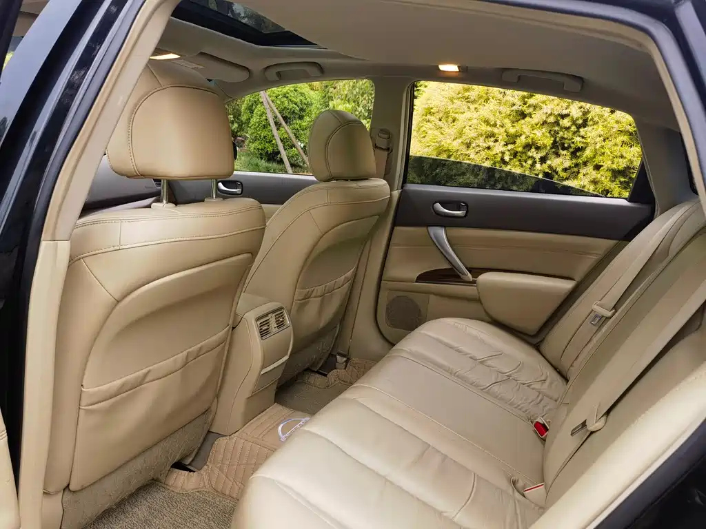 NISSAN TEANA 2011