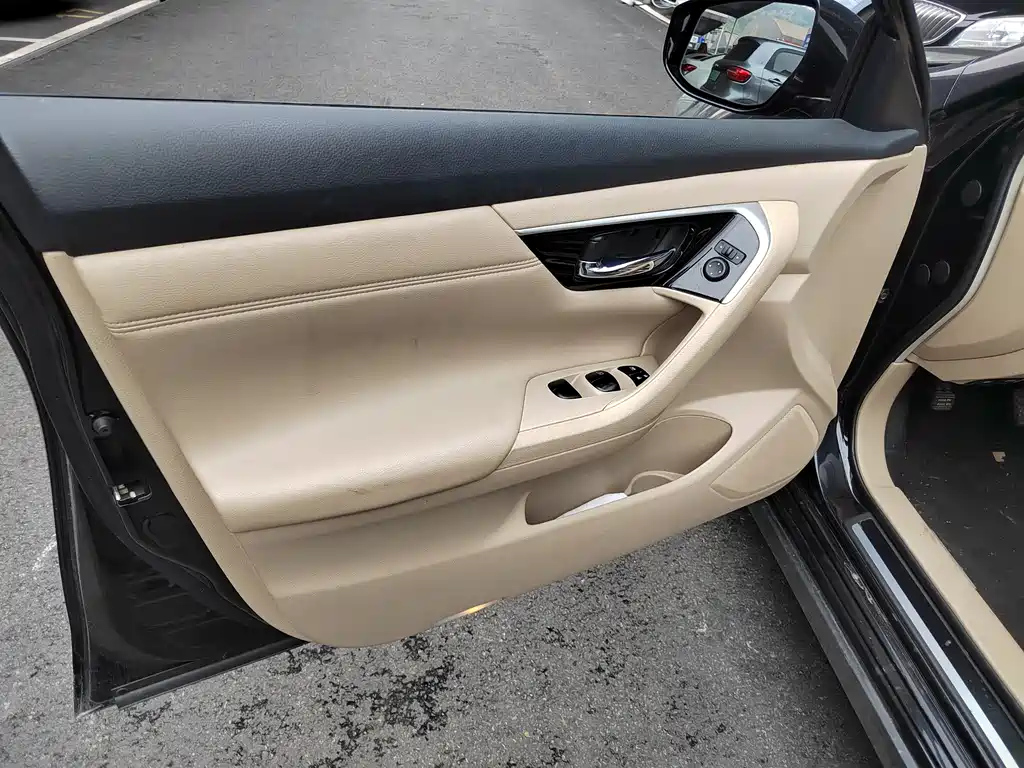 NISSAN TEANA 2018