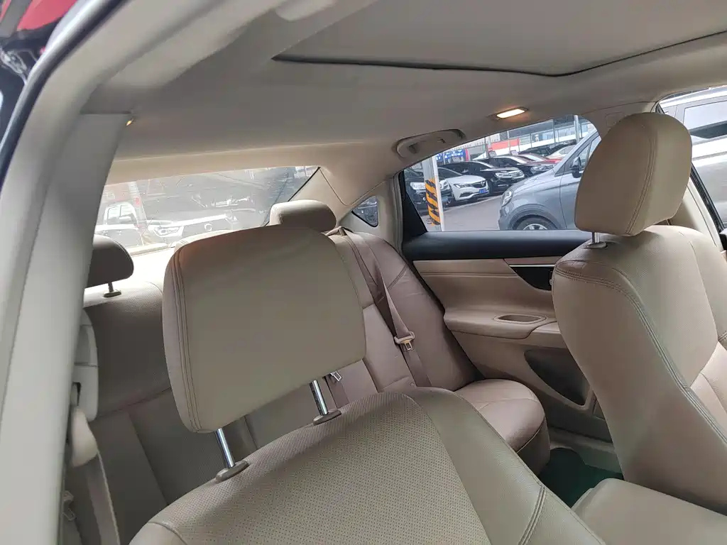 NISSAN TEANA 2018